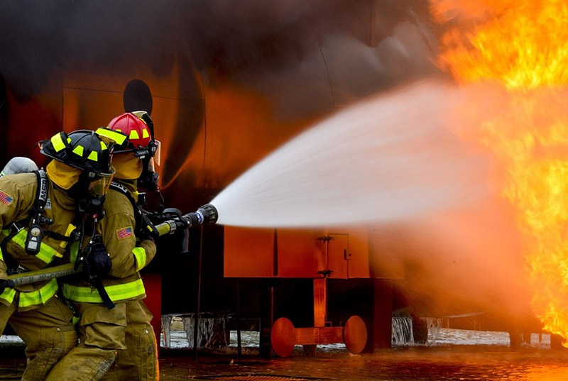Risiko und Gefahr von Feuer und Brand