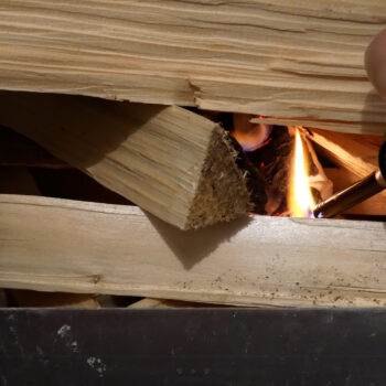 Holz anzünden / Feuer machen