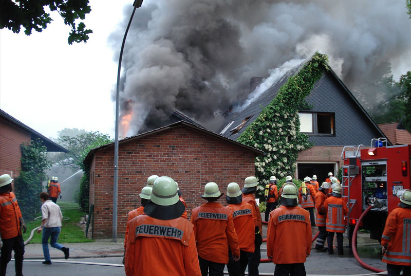 Brandschaden und Brand nach Blitz - Beratung und Hilfe