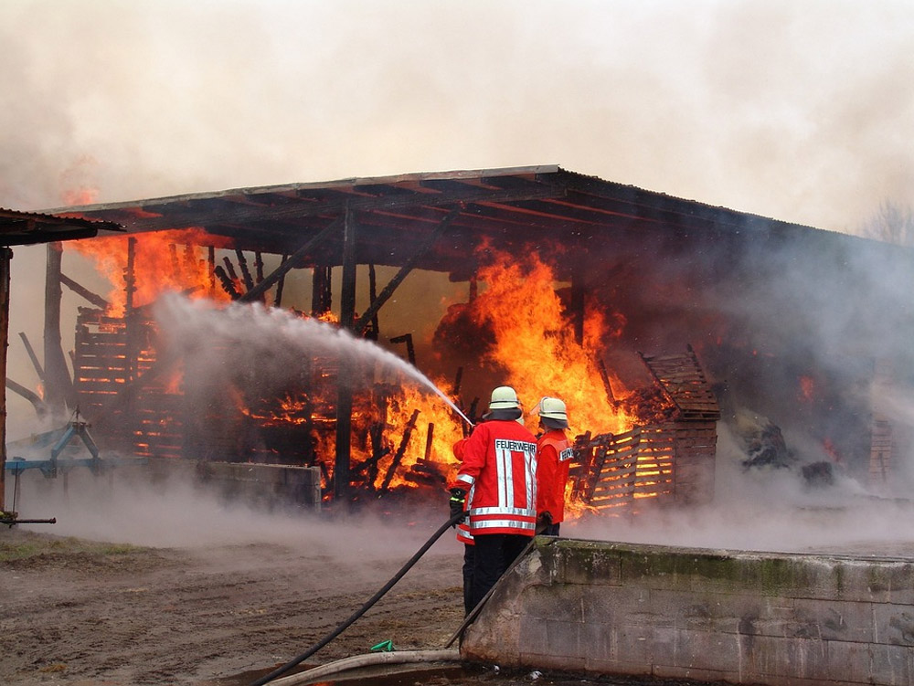 Hohe Brandgefahr durch Zigaretten vermeiden !